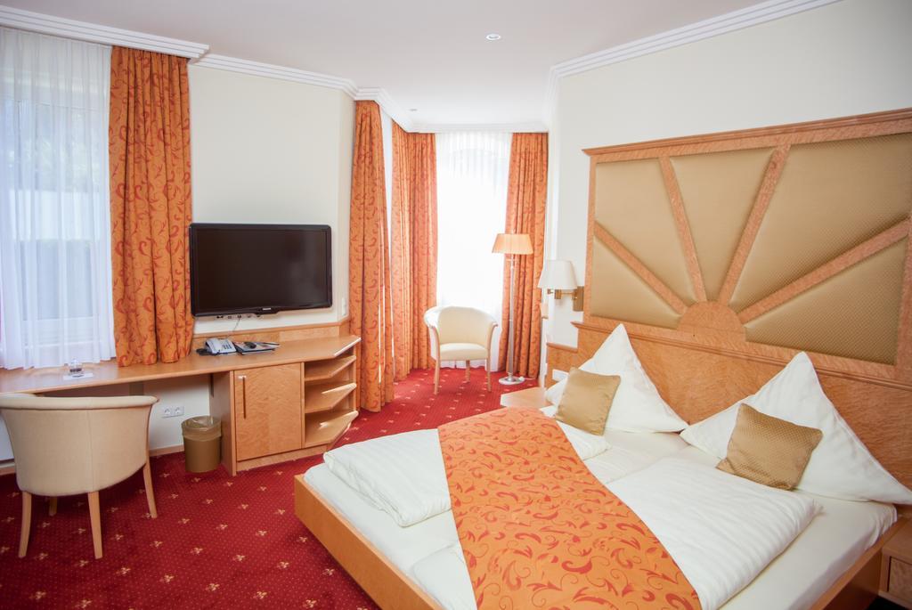 Hotel Asemann Planegg Esterno foto